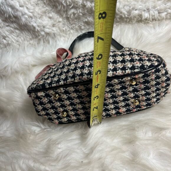 Glenda Gies mini Satchel black,ivory ,pink & gold fabr black strap gold frame. - Picture 11 of 16